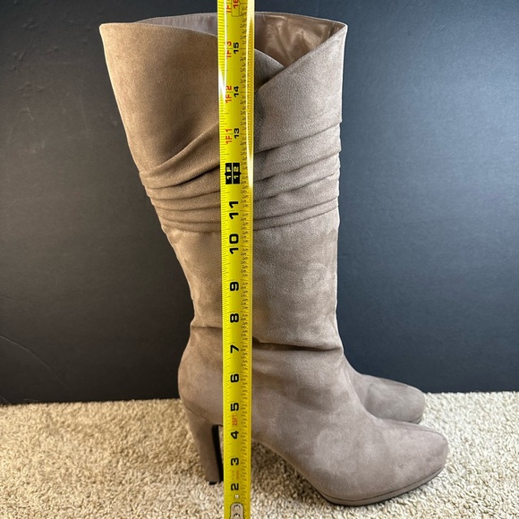 Mootsie Tootsies Boots - Picture 4 of 10